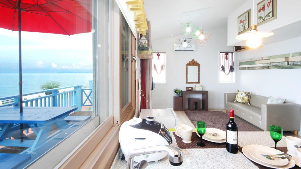 Blue & White Pension Namhae Exterior foto